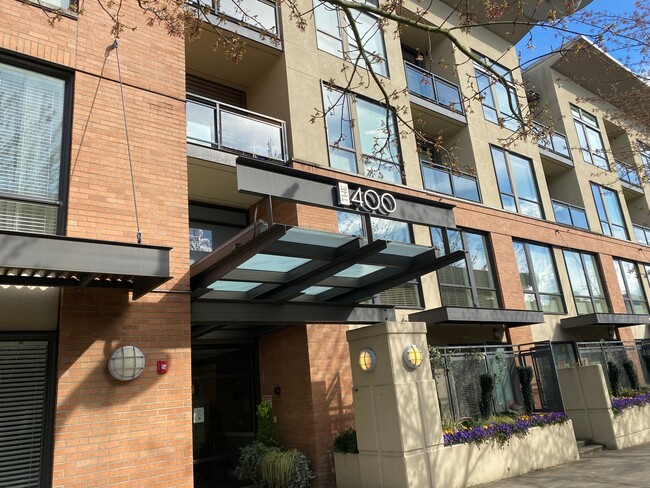 Primary Photo - Modern Condo with Luxury Amenities Near Fe...