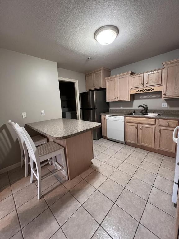 Building Photo - 3635 Indian Run, Unit 2