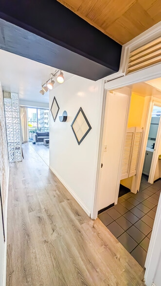 Building Photo - 1415 Victoria St