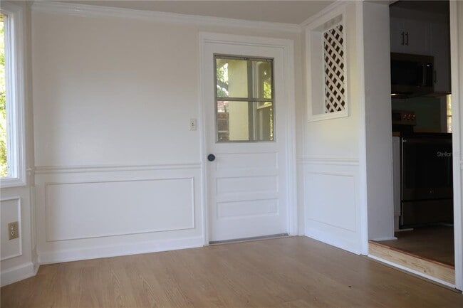 Building Photo - 3815 W De Leon St