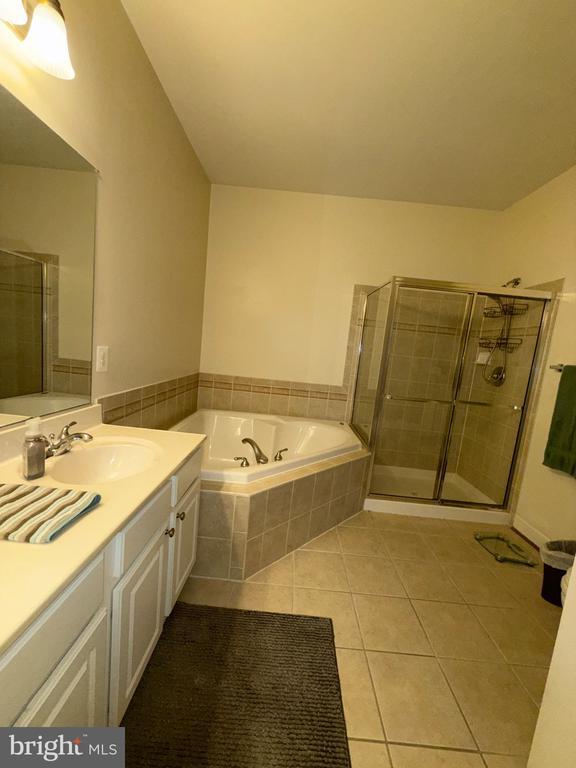 Building Photo - 10205 Wincopin Cir