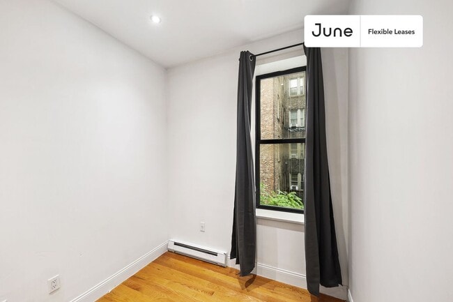 Building Photo - 235 W 109th St