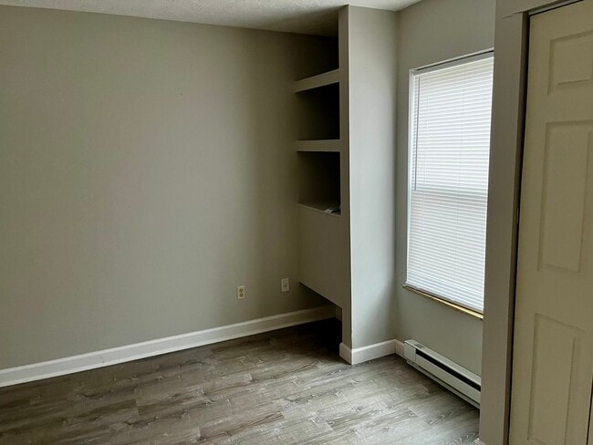 Building Photo - 707 Forest Ln