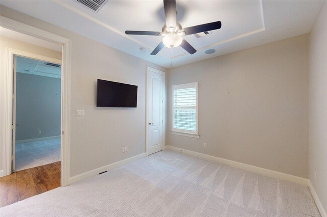 Building Photo - 8870 Van Allen Dr