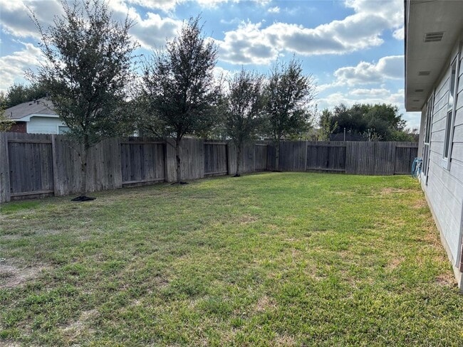 Building Photo - 1717 Bowerton Dr