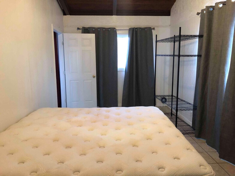 Building Photo - 73-1099-1099 Makamaka St