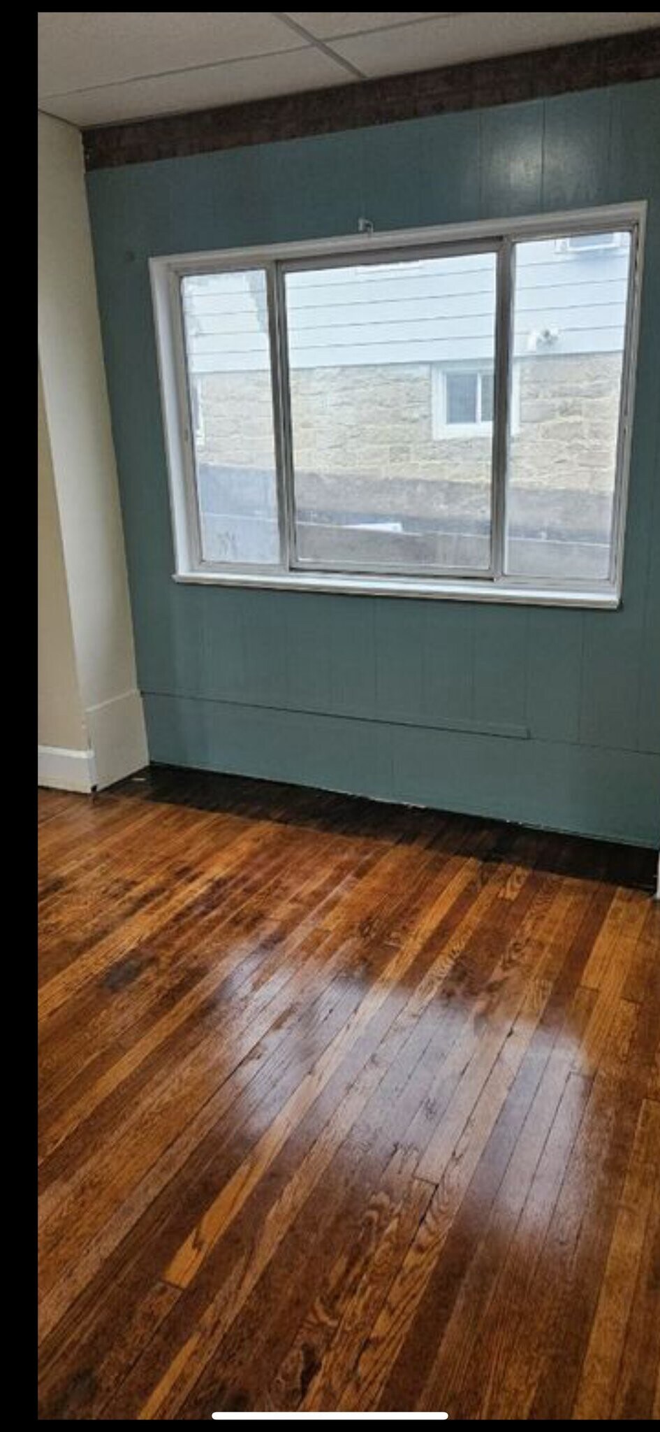 Building Photo - 604 7th St