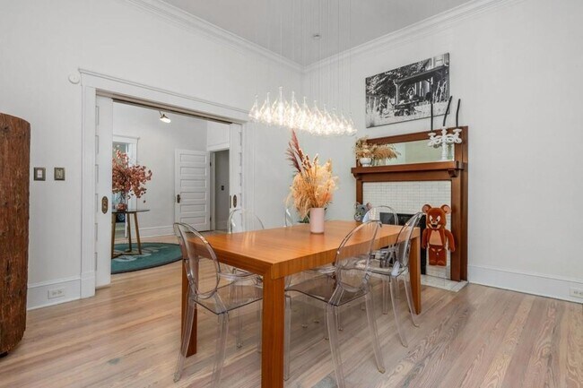 Building Photo - 242 Haralson Ave NE