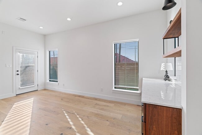 Building Photo - 3802 Commerce St