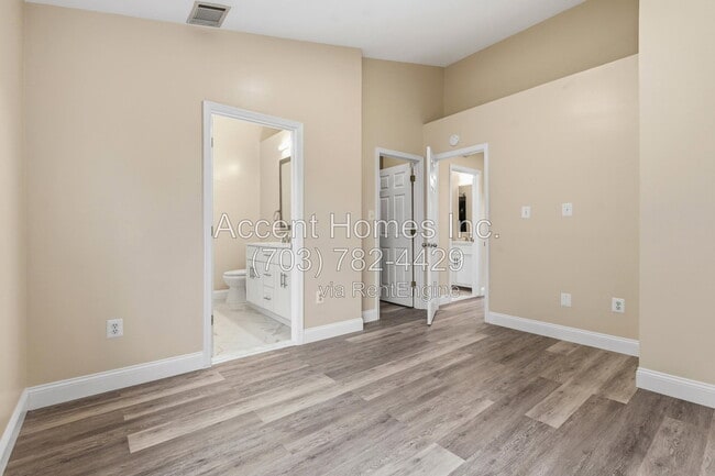 Building Photo - 10299 Wimbledon Pl
