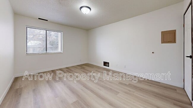 Building Photo - 201 E Arbor Ave