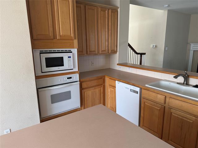 Building Photo - 237 Bricknell Ln