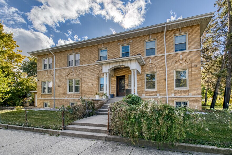 Building Photo - 7131 W Altgeld St