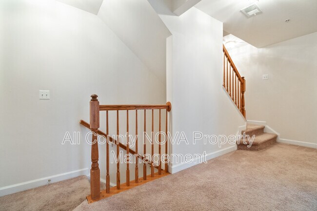 Building Photo - 3546 Carriage Walk Ln