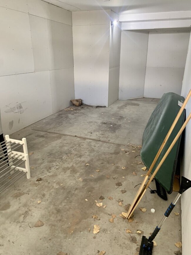 Building Photo - RES_6158LLC_DENSLEY_470