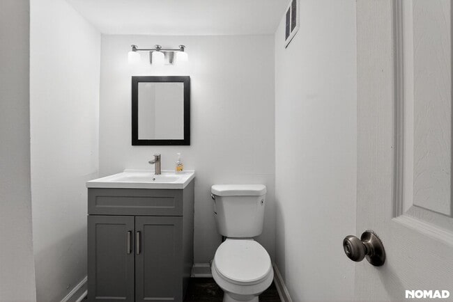 Building Photo - 405 Fairburn Rd SW