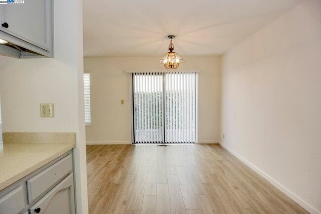Building Photo - 2910 Liberty Dr