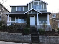 Building Photo - 2441 NE Ivy Way