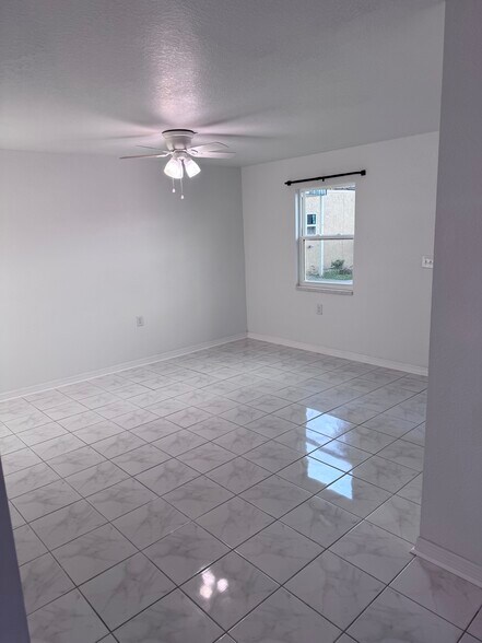 Building Photo - 6326 Providence Cir