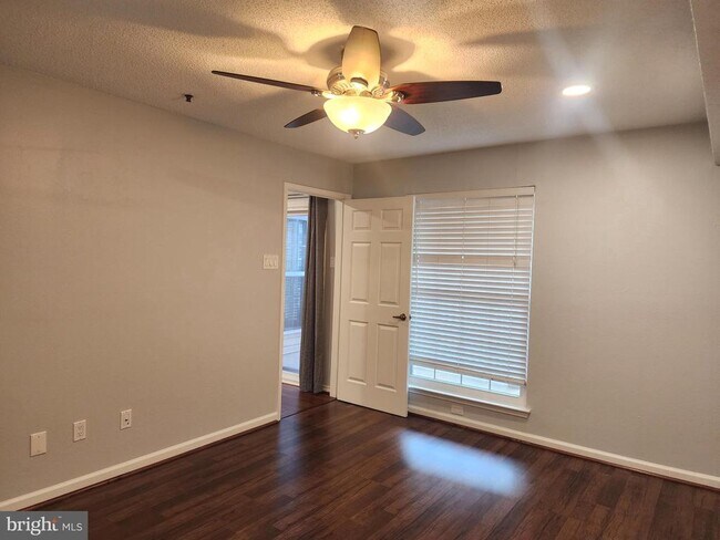 Building Photo - 1504 Lincoln Way