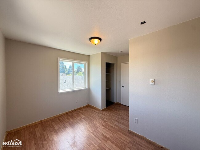 Building Photo - 809 S 9th St