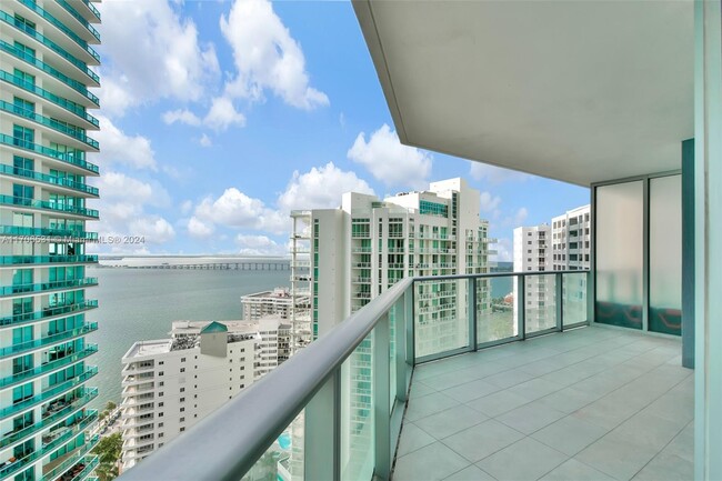 Building Photo - 1300 Brickell Bay Dr