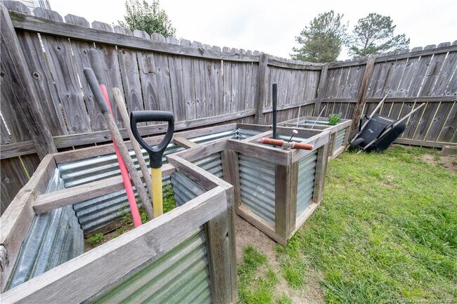 Building Photo - 622 Omaha Dr