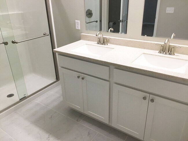 Building Photo - 4-Bedroom 3 Bath Executive Home In Rib Mou...