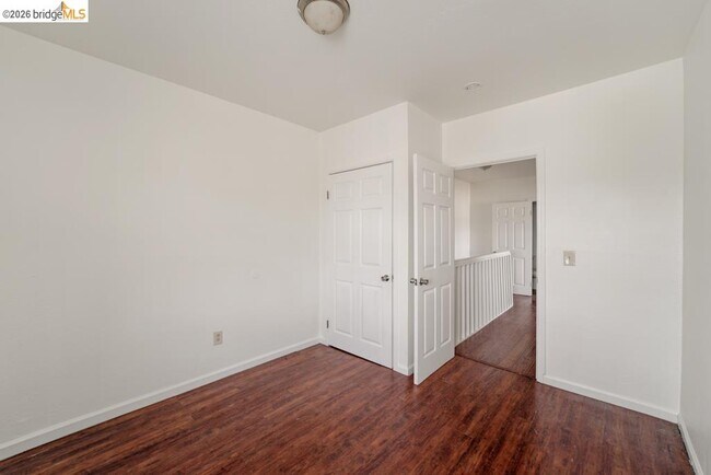 Building Photo - 402 Bissell Ave