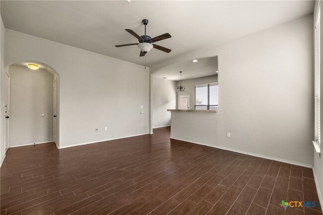 Building Photo - 570 Creekside Cir