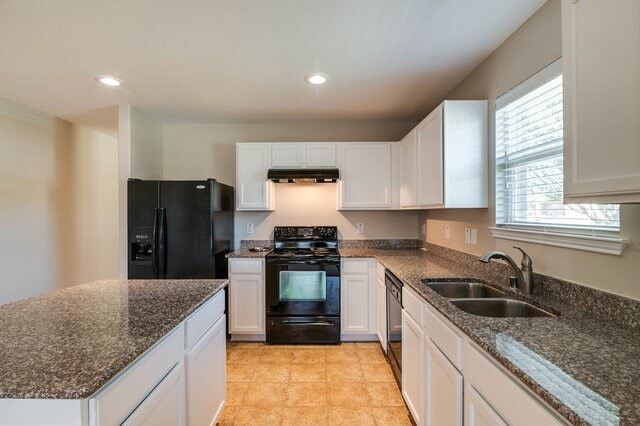 Building Photo - 25 Larkspur Dr