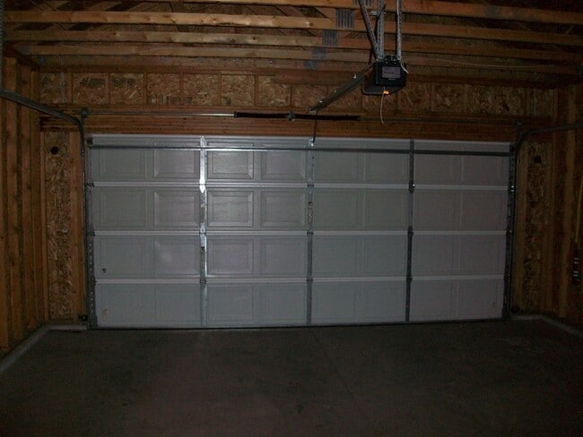 Building Photo - 1372 SE Newgate Dr