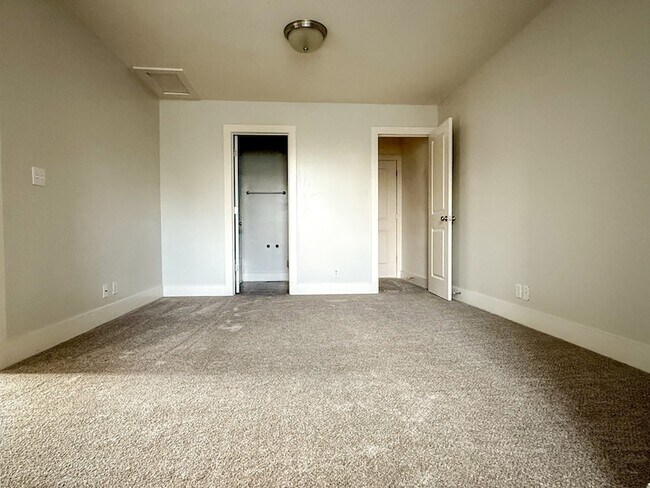 Building Photo - 3500 Steffisburg Dr