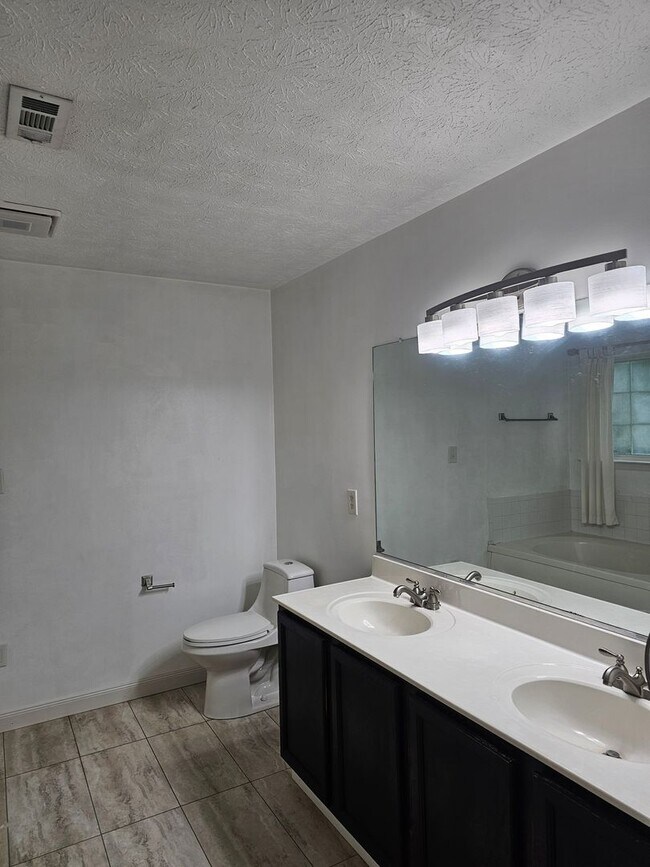 Building Photo - 5679 Hickory Fork Rd