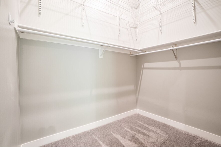 Master closet - 694 S Slate Canyon Dr