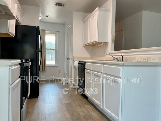 Building Photo - 244 Marvin Cove