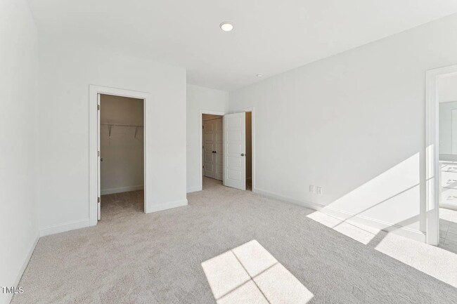 Building Photo - 1508 Village Hall Ln