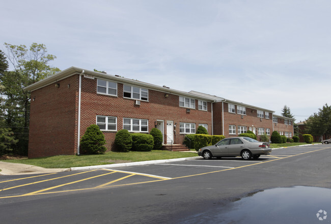 Shar A Dee - Shar A Dee Apartments