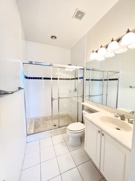 Building Photo - 1284 Piazza Antinori