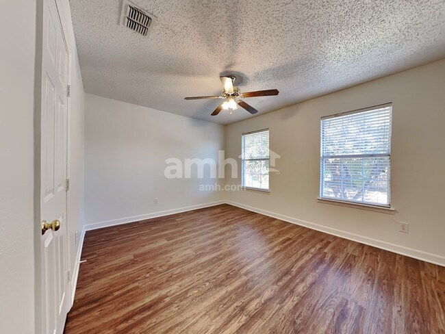 Building Photo - 5412 Big Bend Dr