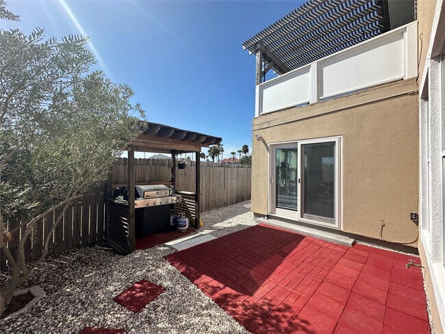 Building Photo - 14833 Cobo De Bara Cir