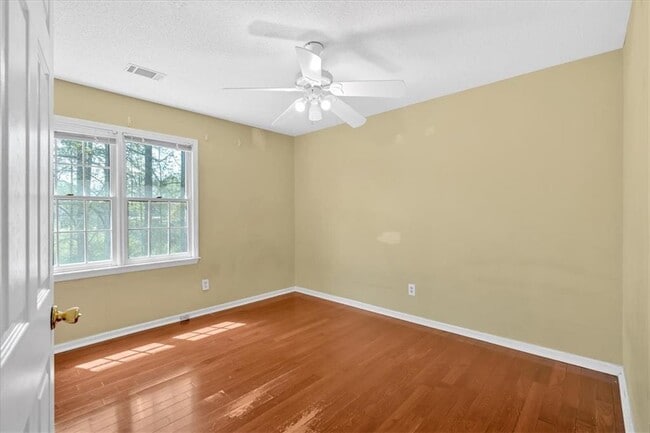 Building Photo - 3525 Sir Johns Ct NW