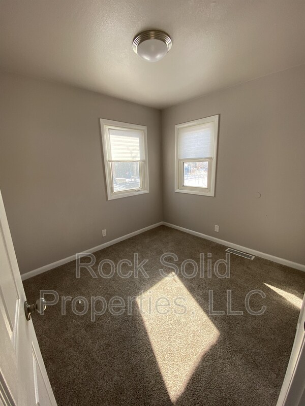 Building Photo - 2020 Dunn Ave