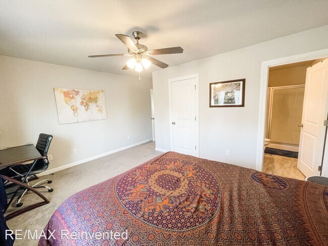 Building Photo - 2 br, 2.5 bath House - 692 Red Cedar Court