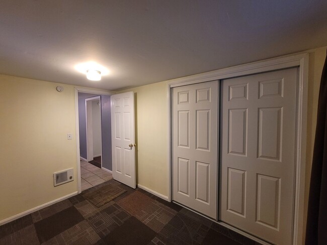 Building Photo - Charming 3 bedroom 2 bath