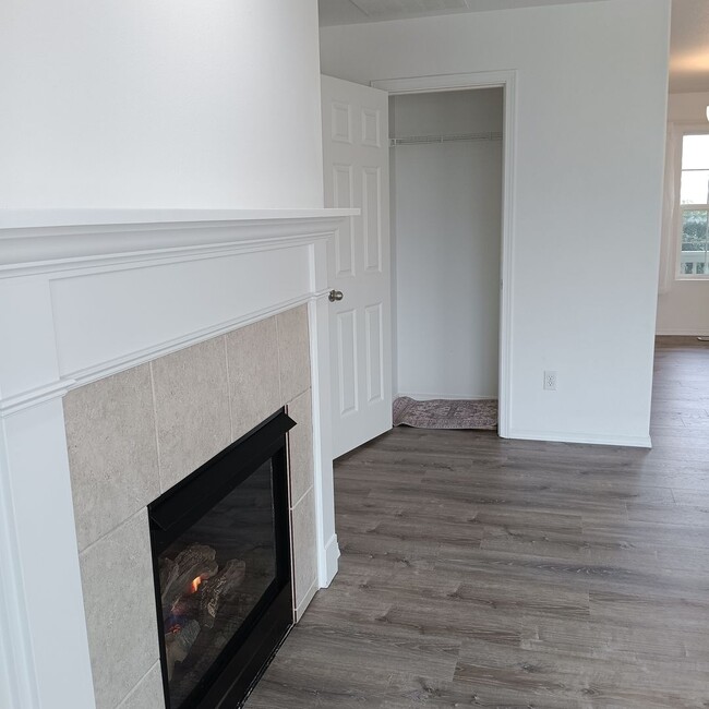 Building Photo - Beautiful Home Available In Bridal Springs Community!