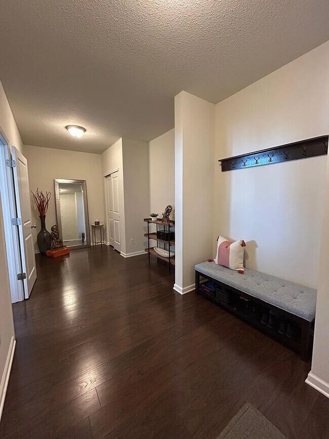 Building Photo - Awesome updated Plymouth home