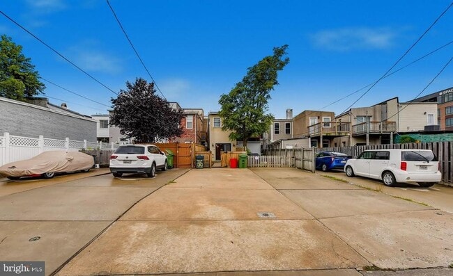 Building Photo - 130 W Ostend St