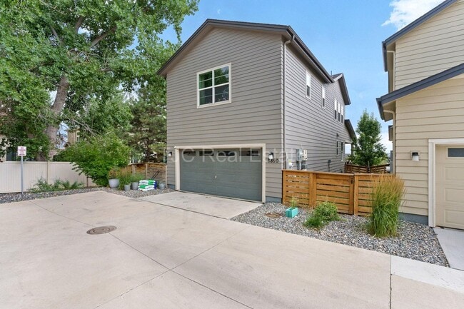 Building Photo - 8890 Yates Dr