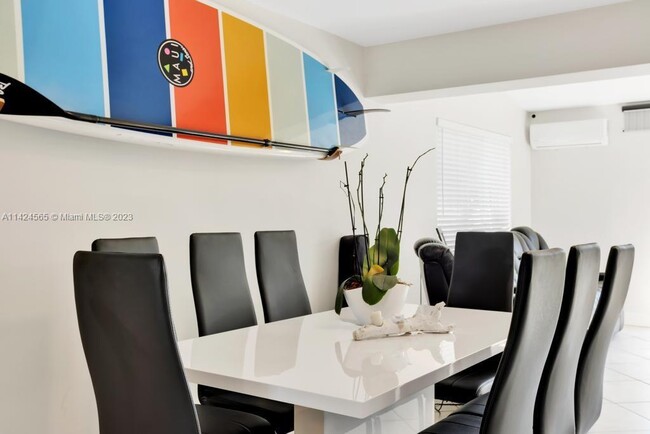 Building Photo - 4741 SW 42nd Ter